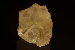 Fluorite jaune - Carrière d'Arbouet - Pyrénées Atlantiques - FRANCE