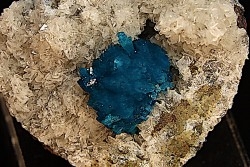 Cavansite sur stilbite - Wagholi, Poona, Maharashtra, Inde