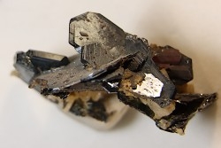 Hematite et rutile  - Cavradi, Val Curnera, Grisons, Suisse