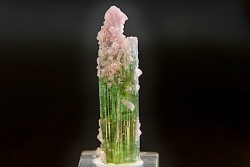 Tourmaline Elbaïte verte et rose - Intiga mine, Minas Gerais – Brésil