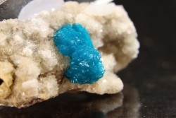 Cavansite sur stilbite - Wagholi, Poona, Maharashtra, Inde