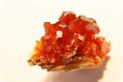 VANADINITE sur BARYTE// Mibladen, Morocco
