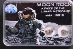 Météorite: Lunar bréche feldspath - NWA 15018