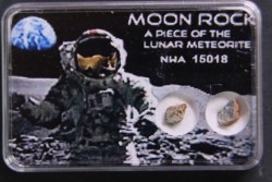 Météorite: Lunar bréche feldspath - NWA 15018