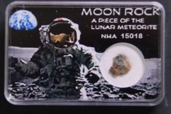 Météorite: Lunar bréche feldspath - NWA 15018