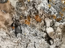 sphalerites orange avec quartz  haus Rappolstein vein,  Sainte Marie Aux Mines, Alsace - FRANCE