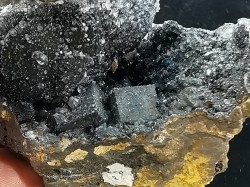 Fluorite et quartz  le Franciman mine  Sint Jean de Jeannes, Paulinet - Tarn - FRANCE