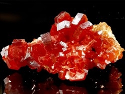 VANADINITE sur BARYTE// Mibladen, Morocco