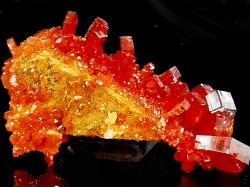 VANADINITE sur BARYTE - Mibladen, Maroc