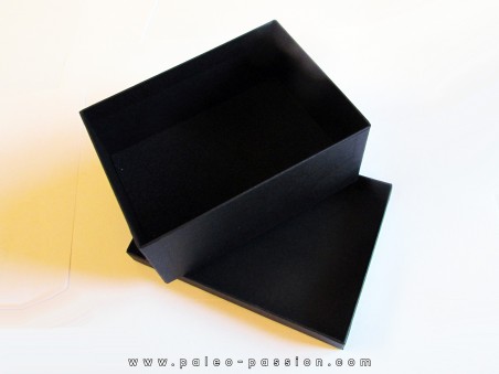 coffret cartonné noir (B09) pour presentation de  fossiles ou mineraux