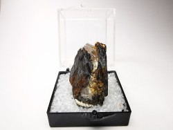 Niobophyllite from Mt. Malosa, Malawi