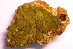 Pyromorphite and Crocoite  Fillon "Le Cantonnier", NONTRON (24) FRANCE