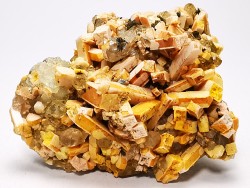 Orthose, quartz, babingtonite – Bavena, Italie