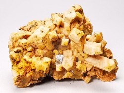 Orthose, quartz, babingtonite – Bavena, Italy