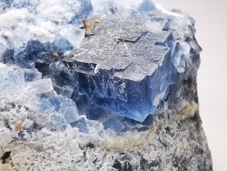 fluorite de Chavaniac-Lafayette, Haute-Loire, France