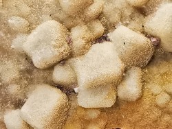 Périmorphose de quartz après  fluorite, Haute-Loire, France