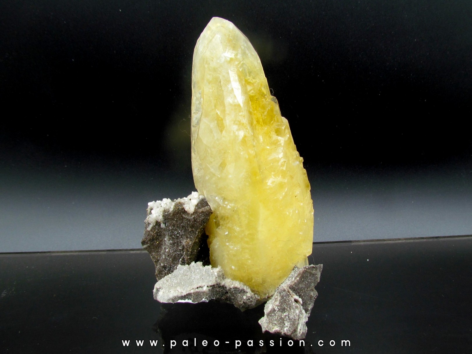 Calcite  - Joplin Missouri - USA Calcite  - Joplin Missouri - USA