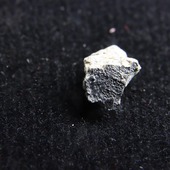 • Météorite de Tissint • 
Une shergottite martienne de 0.22 g. la majorité des météorites venant de Mars sont des shergotittes, une roche magmatique, du nom de la météorite Shergotty (tombée en Inde, à Sherghati, en 1865). Sa chute a été observée le 18 juillet 2011, à Tissint, au Maroc. Elle est présenté dans une boite vitrée de 6 par 6 cm. 
• 
108€ 
Lien vers la boutique dans notre bio Météorites 
#météorites #meteorites #mars #shergottite #spacerocks #rocks #rocksandminerals #ancient #meteor #igdaily #nature #imca #paleopassion